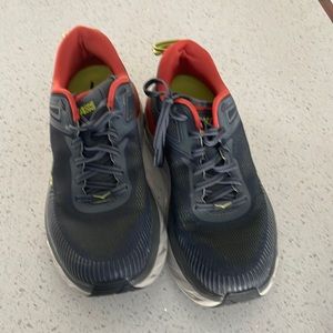 Hoka Bondi 7. Barely worn mens size 7. Womens 8.5